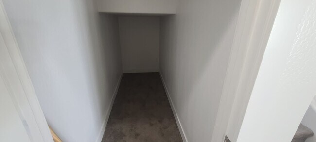 Building Photo - 4 Bedroom 3 Bathroom Upgrade Model Home