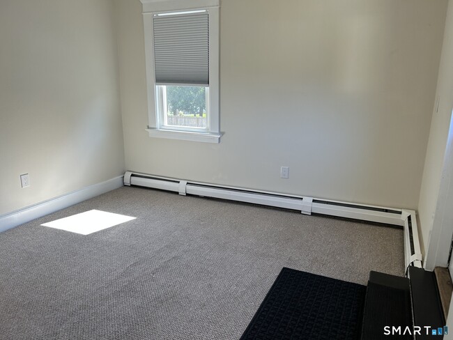 Building Photo - 2561 Whitney Ave