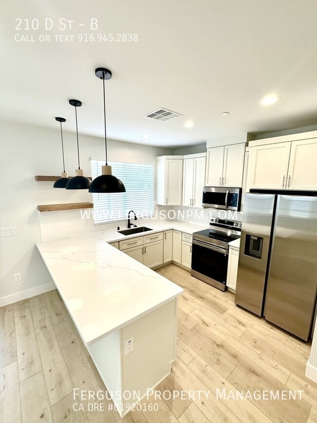 Building Photo - 210 D St