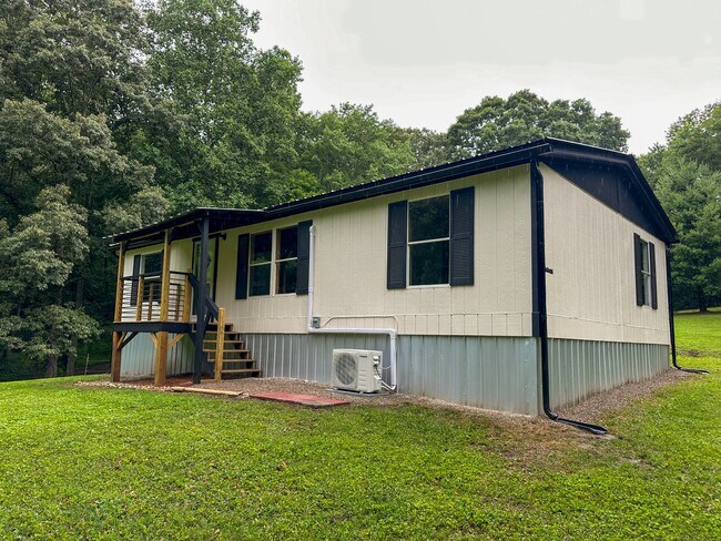 Building Photo - 788 Trails End Rd