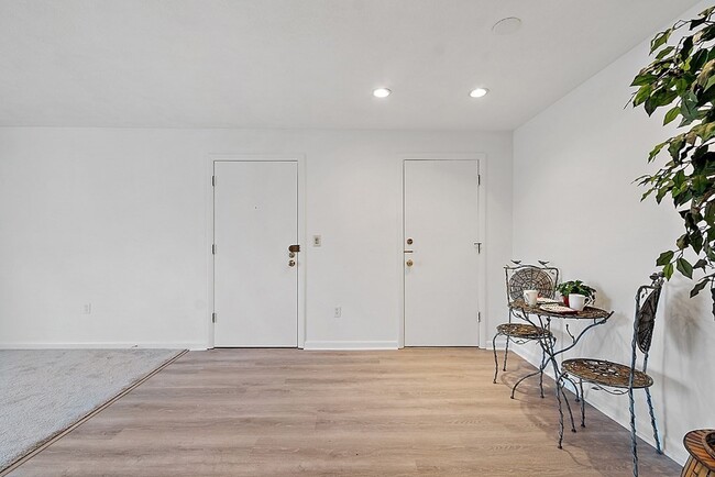 Building Photo - 272 Albion St