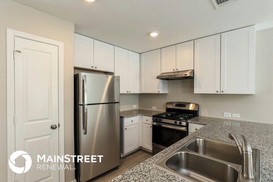 Building Photo - 7246 Meadow Acrs