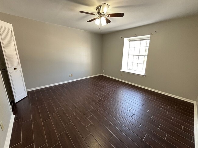 Building Photo - CONDO WITH ALL BILLS PAID