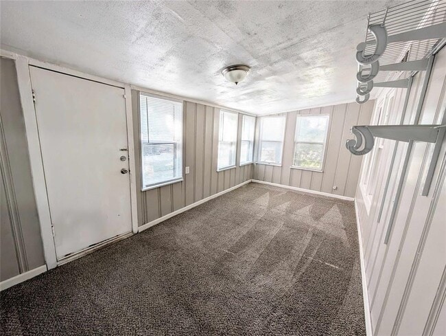 Building Photo - 911 NW 98th St