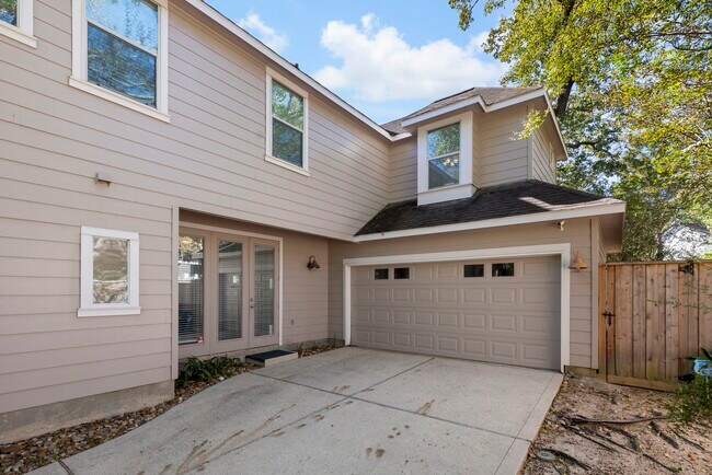 Building Photo - 15 N Flickering Sun Cir