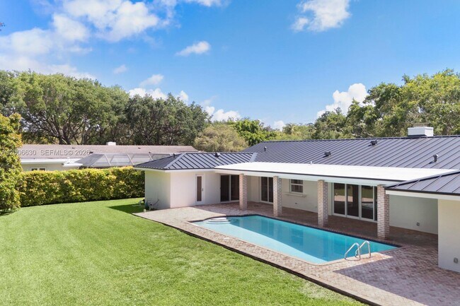 Building Photo - 13050 SW 71st Ave