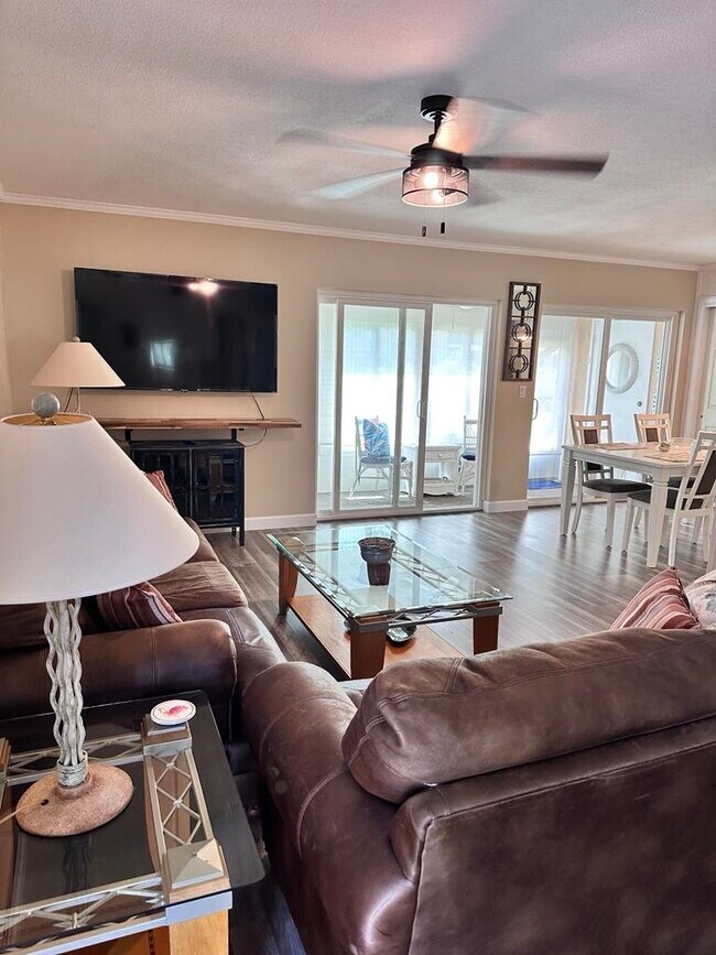 Primary Photo - 6318 7th Ave W