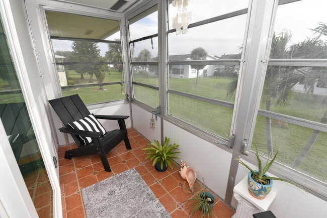 Building Photo - 112 Salisbury E