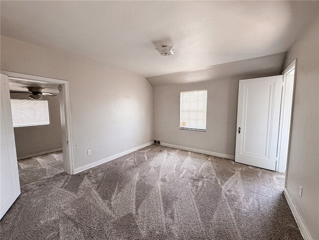 Building Photo - 2710 Henderson Rd