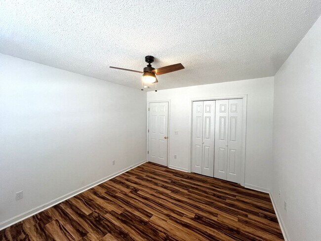 Building Photo - 161 S Spring View Dr