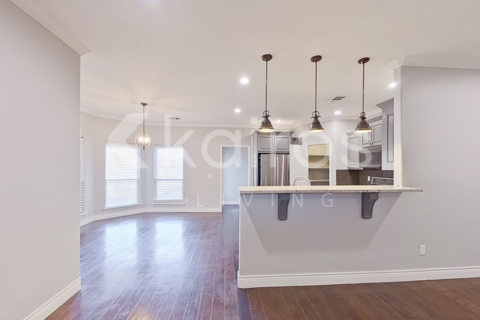 Building Photo - 7307 Albany Dr