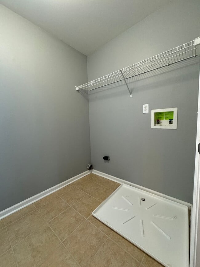 Building Photo - 3 Bedroom, 2.5 Bathroom w/ Bonus Room and 2 Car Garage in McKay's Mill