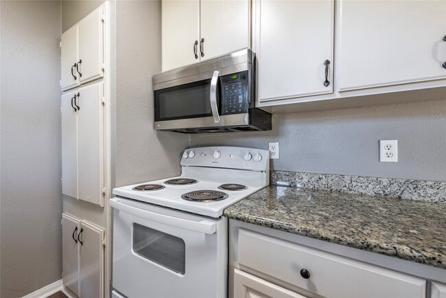 Building Photo - 502 Bellmar Ln