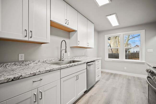 Building Photo - Enjoy a move-in ready home with brand new ...