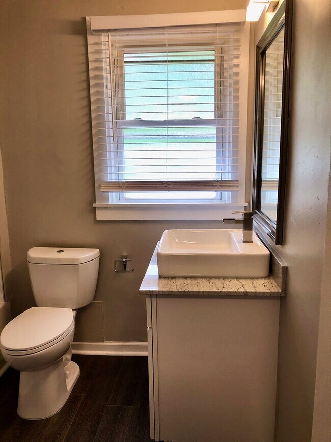 Building Photo - *** Swissvale * Beautiful & Spacious 4 Bedroom / 2 Bath House * Large Fenced in Backyard * Pet Fr...