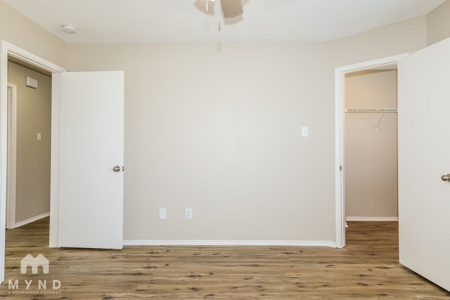 Building Photo - 33119 Cottonwood Bend