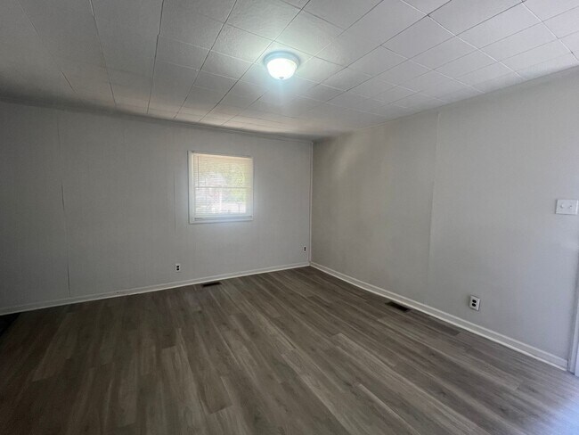 Building Photo - 412/414 Crater St