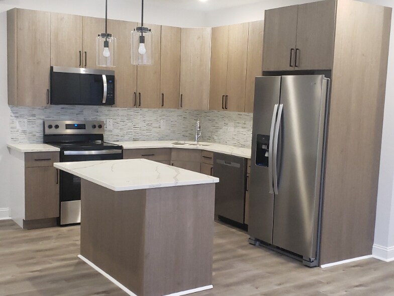 Building Photo - 953 Belmont Ave