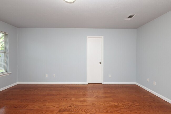 Building Photo - 7430 Pouter Dr