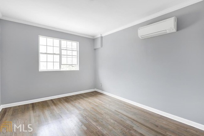 Building Photo - 714 Bryan St SE