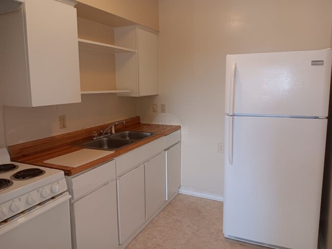 Building Photo - 1406 Bundrant Dr