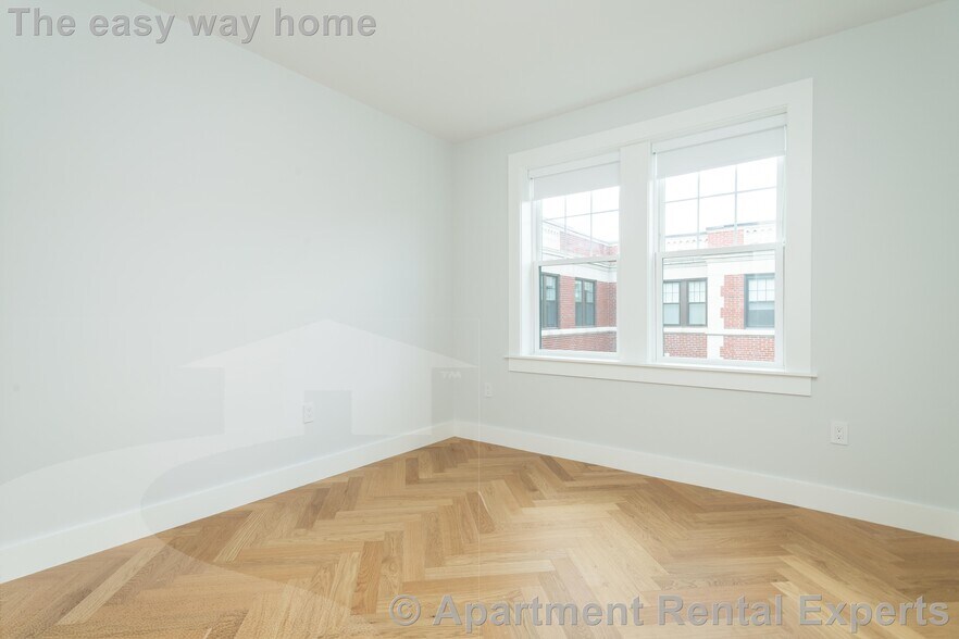 Building Photo - 18 Forest St