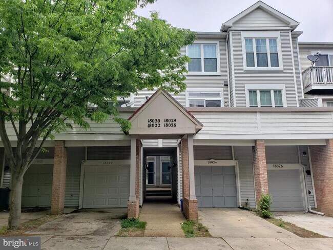 Building Photo - 18022 Royal Bonnet Cir