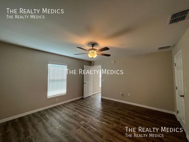 Building Photo - 14635 SW 25th Terrace