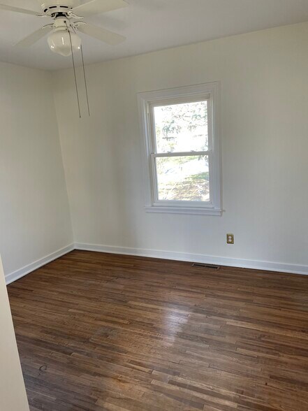 Building Photo - 1217 Scott Ave