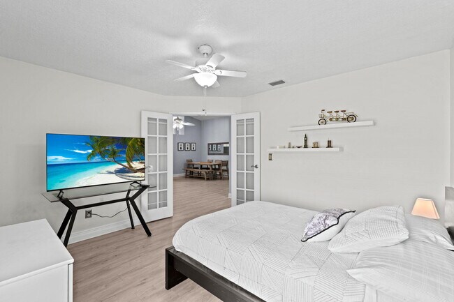 Building Photo - 1599 Bayridge Pl