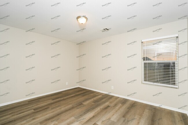 Building Photo - 11059 N 148th E Ave