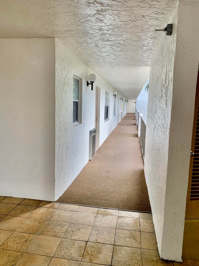 Building Photo - 3100 W Rolling Hills Cir