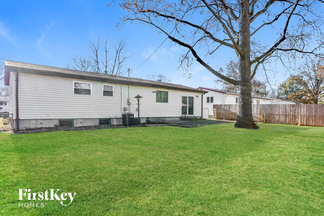 Building Photo - 525 Lula Dr