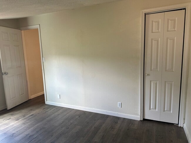 Building Photo - Charming 3 bed 1 bath house in a great a n...