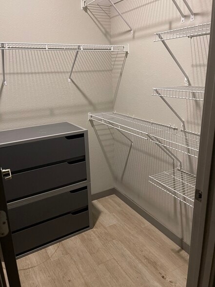 Building Photo - 565 Hank Aaron Dr SW