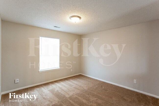 Building Photo - 10320 Liverpool Way