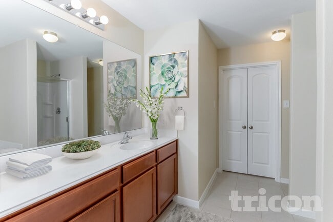 Building Photo - 432 Palomino Stand Dr