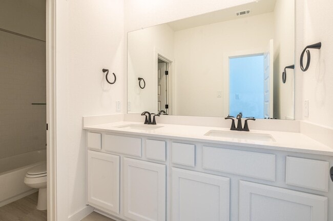 Building Photo - 6522 Bramble Cv Ln