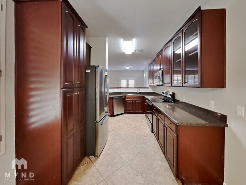 Building Photo - 17524 W Mandalay Ln