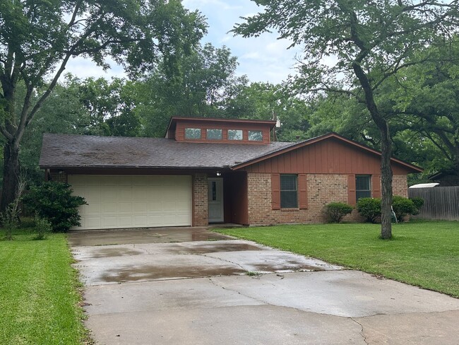 Building Photo - College Station - 3 Bedroom - 2 Bath - 2 v...