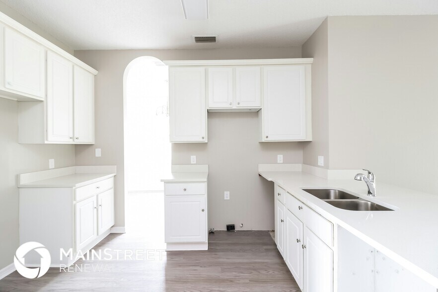 Building Photo - 1921 Tilden Pl