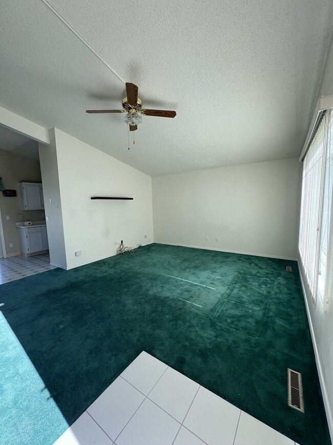 Building Photo - 454 Paxon St