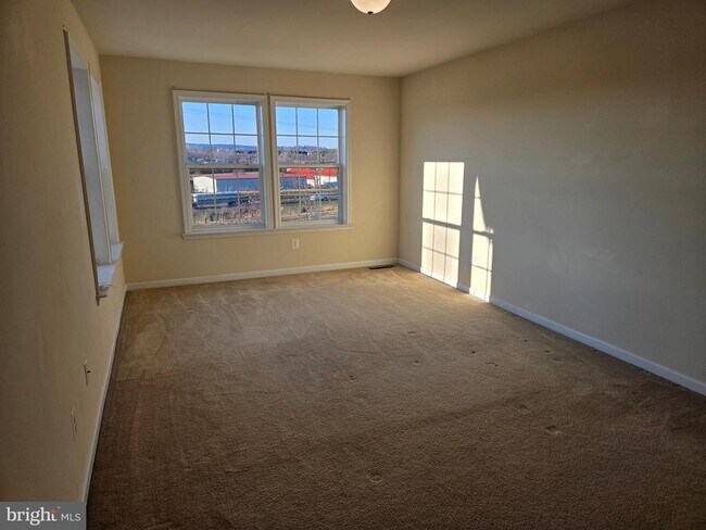 Building Photo - 129 Schramm Lp