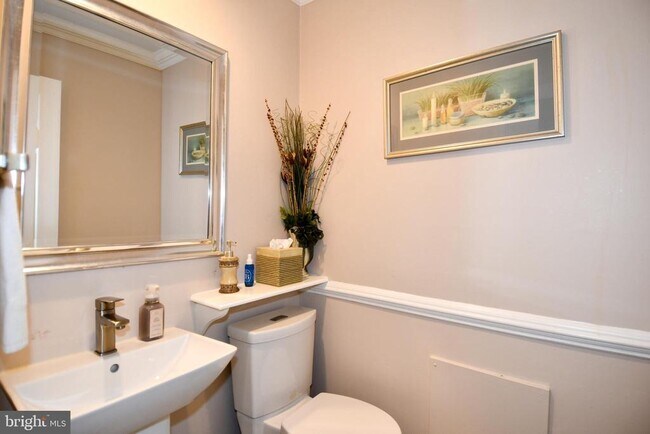 Building Photo - 9401 Hickory View Pl