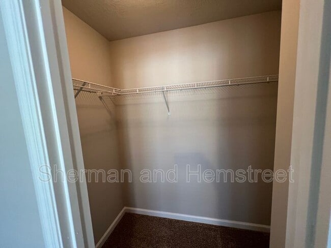 Building Photo - 660 Dobhill Ln