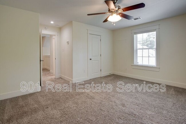 Building Photo - 1805 Lyndale Ave