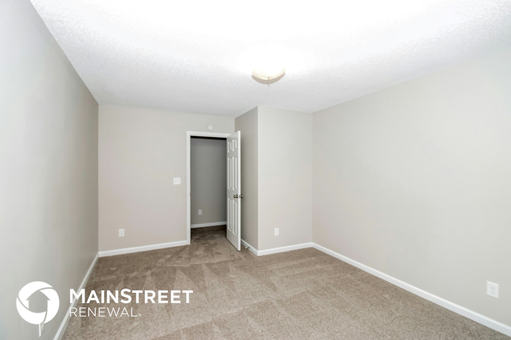 Building Photo - 400 Pinevale Ct