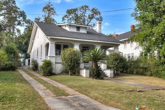 Primary Photo - 933 Russell St