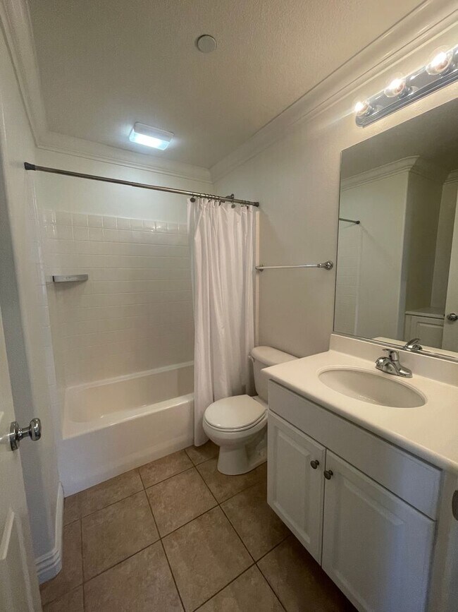 Building Photo - Welcome to your dream home in the heart of Tustin 92782!