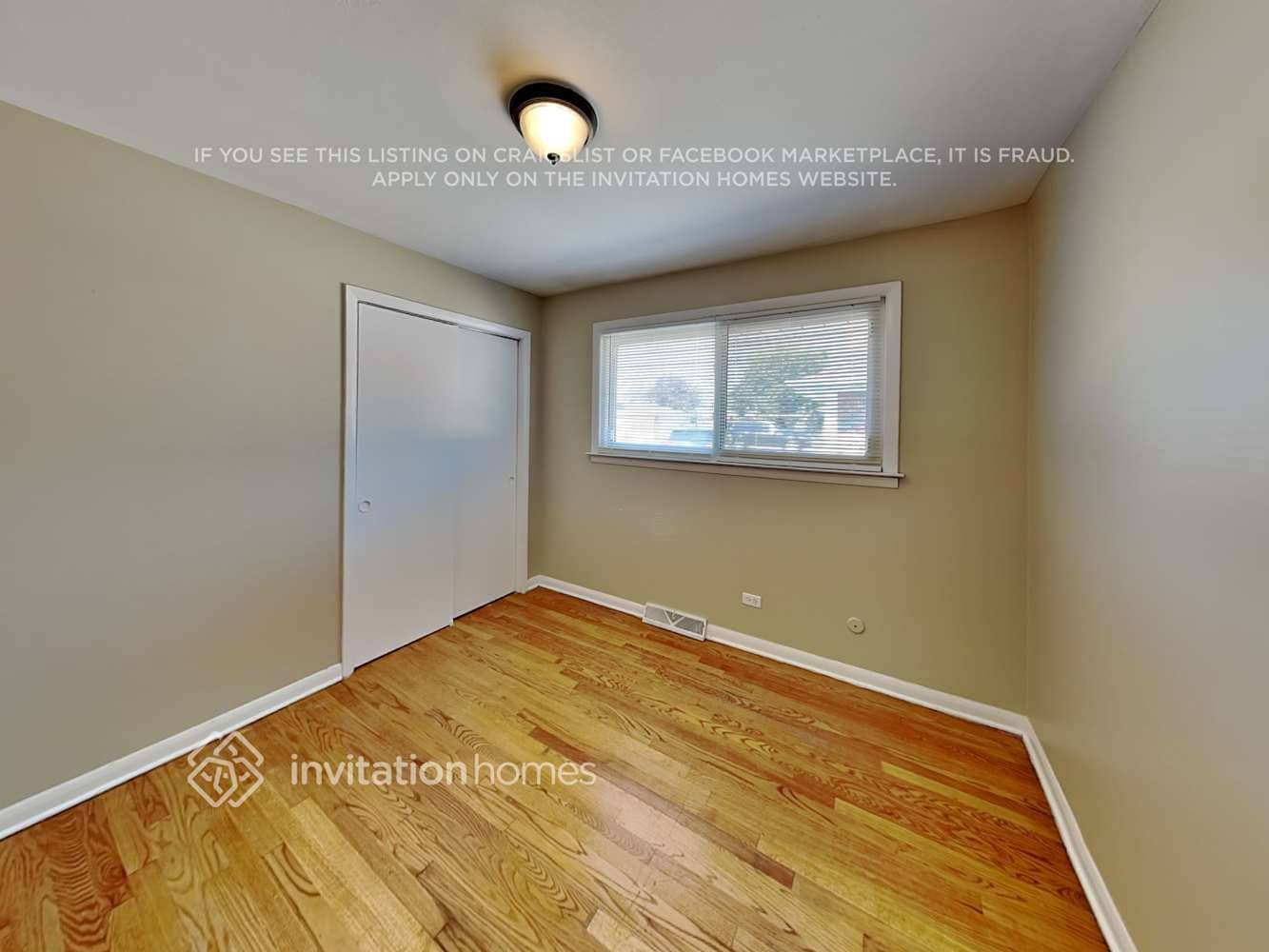 Building Photo - 7648 S Oconto Ave